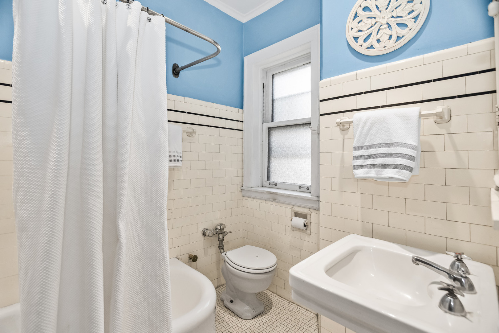 439 Rdg Ave #2 Evanston, IL 60202