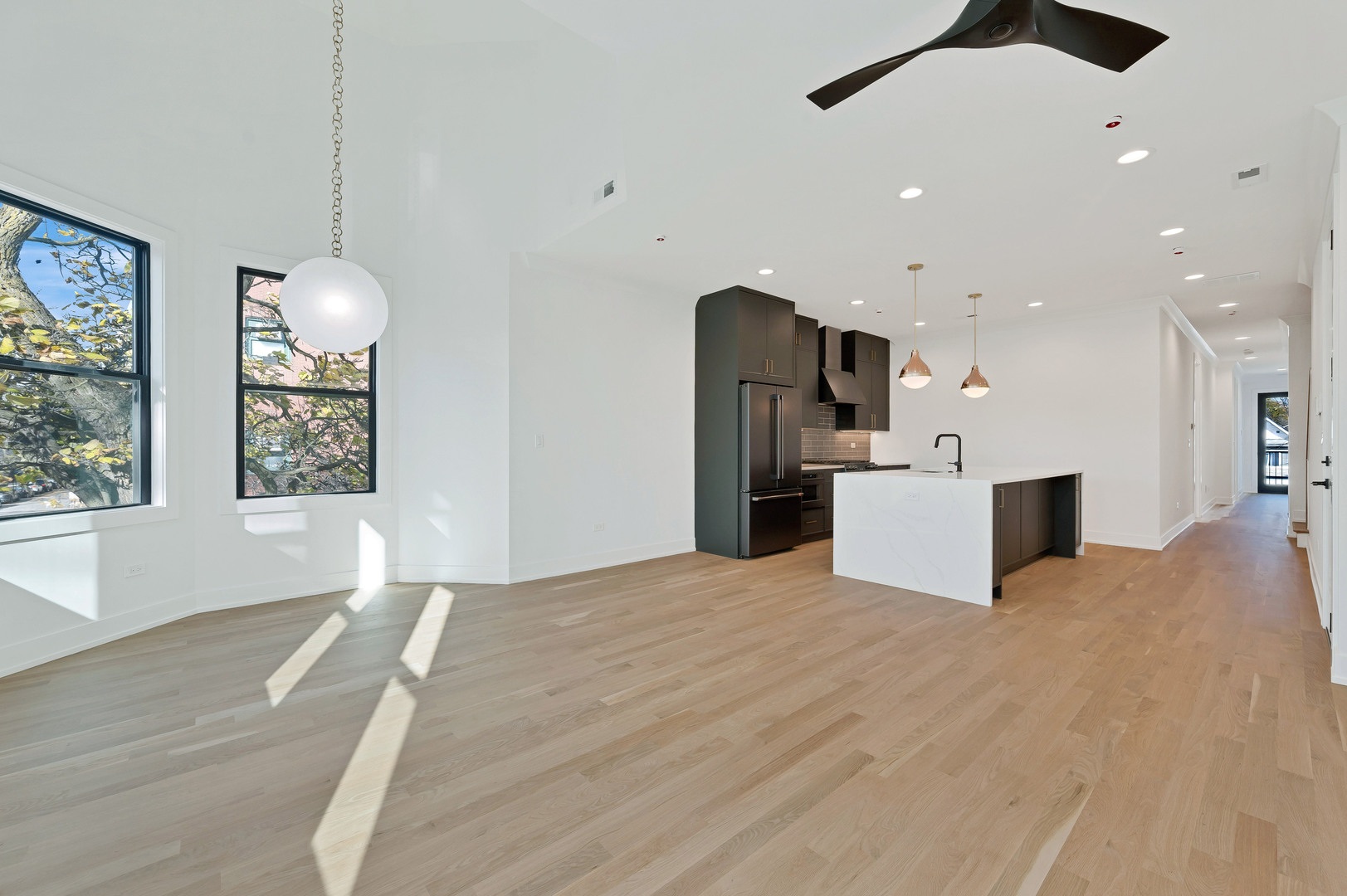 1404 W George St #1 Chicago, IL 60657