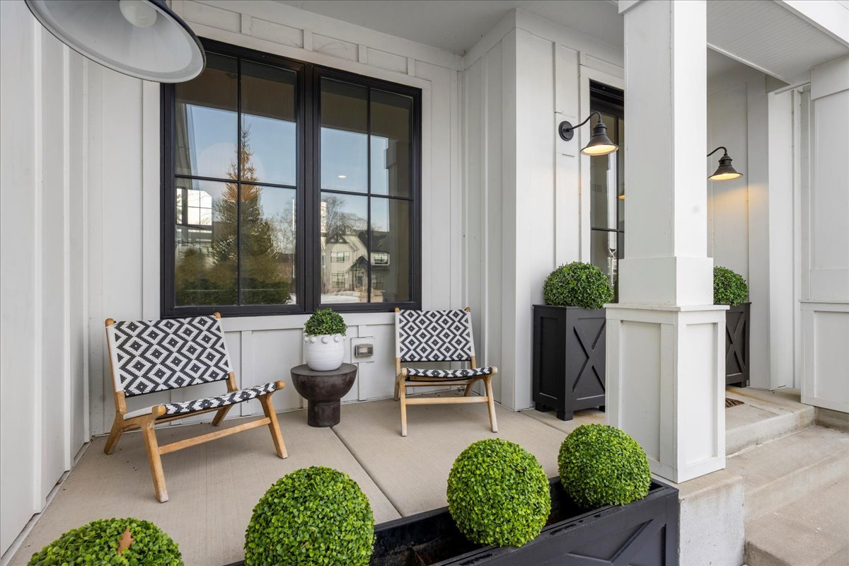 1555 Samanthas Way Deerfield, IL 60015