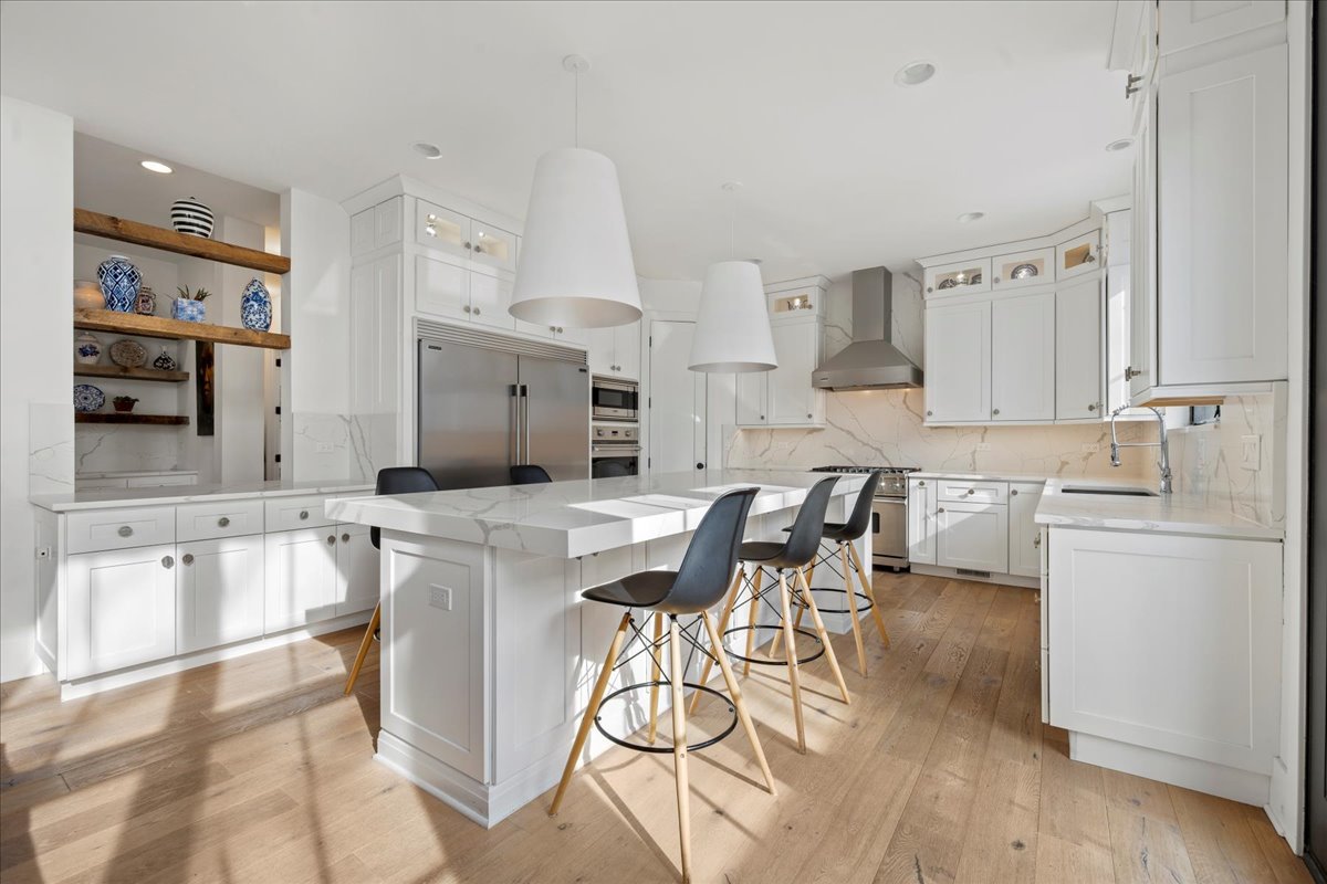 1555 Samanthas Way Deerfield, IL 60015