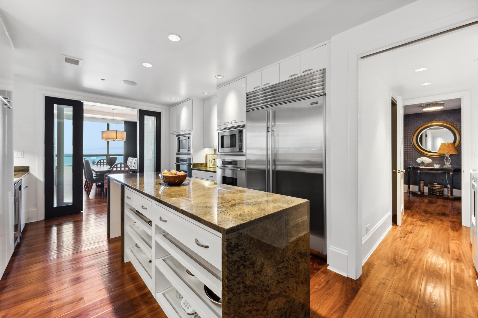 180 E PEARSON St #5902 Chicago, IL 60611