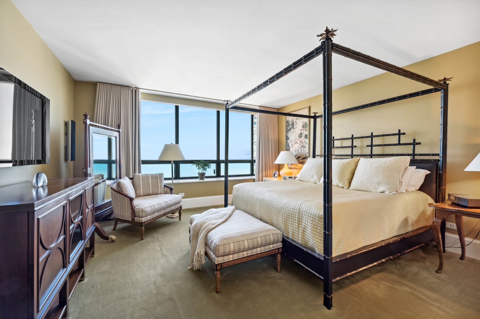 180 E PEARSON St #5902 Chicago, IL 60611