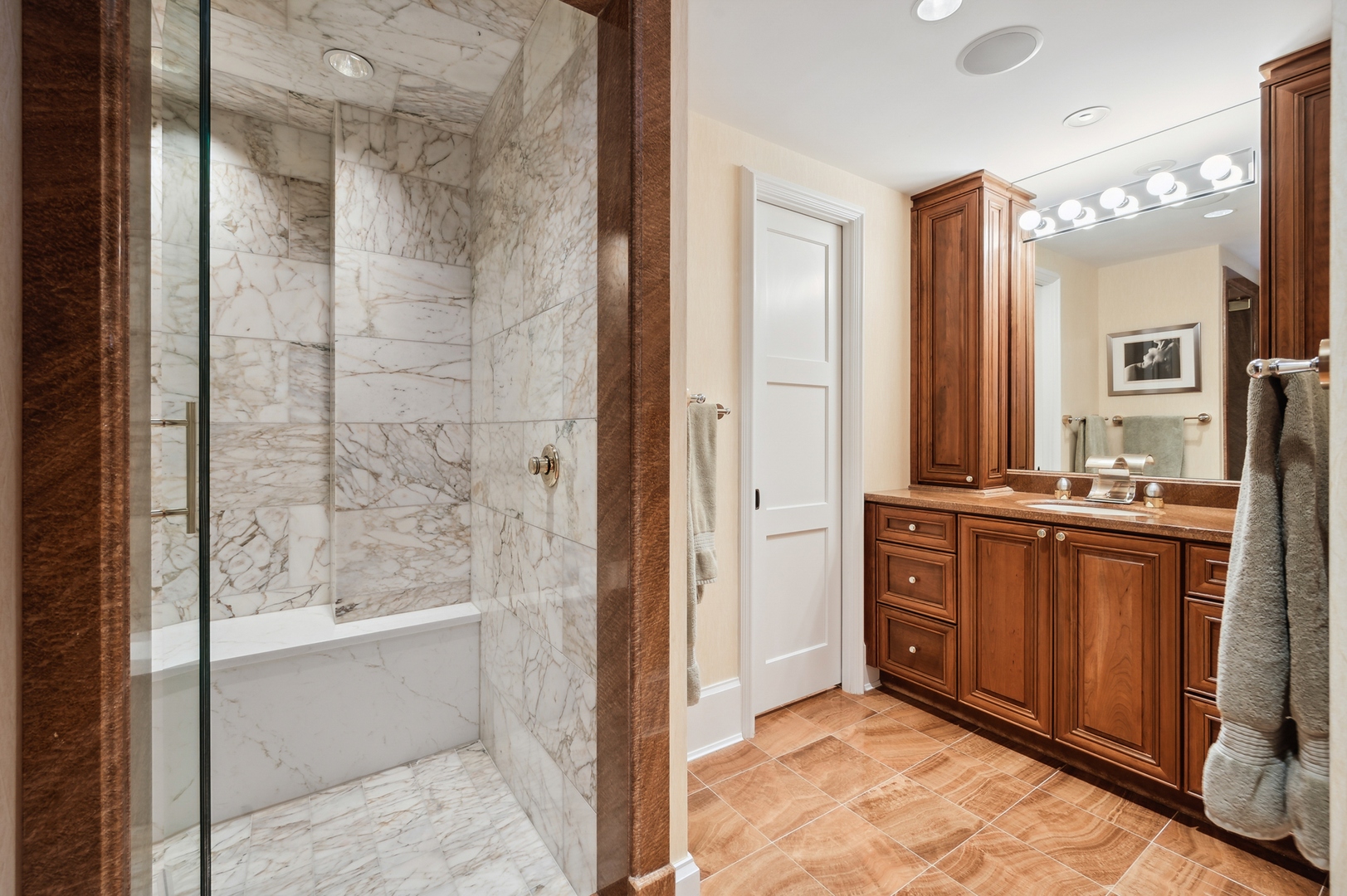 180 E PEARSON St #5902 Chicago, IL 60611