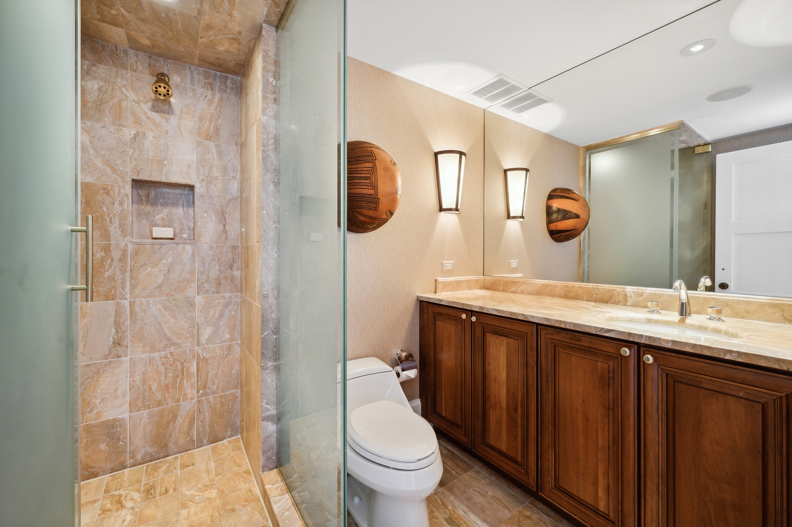 180 E PEARSON St #5902 Chicago, IL 60611