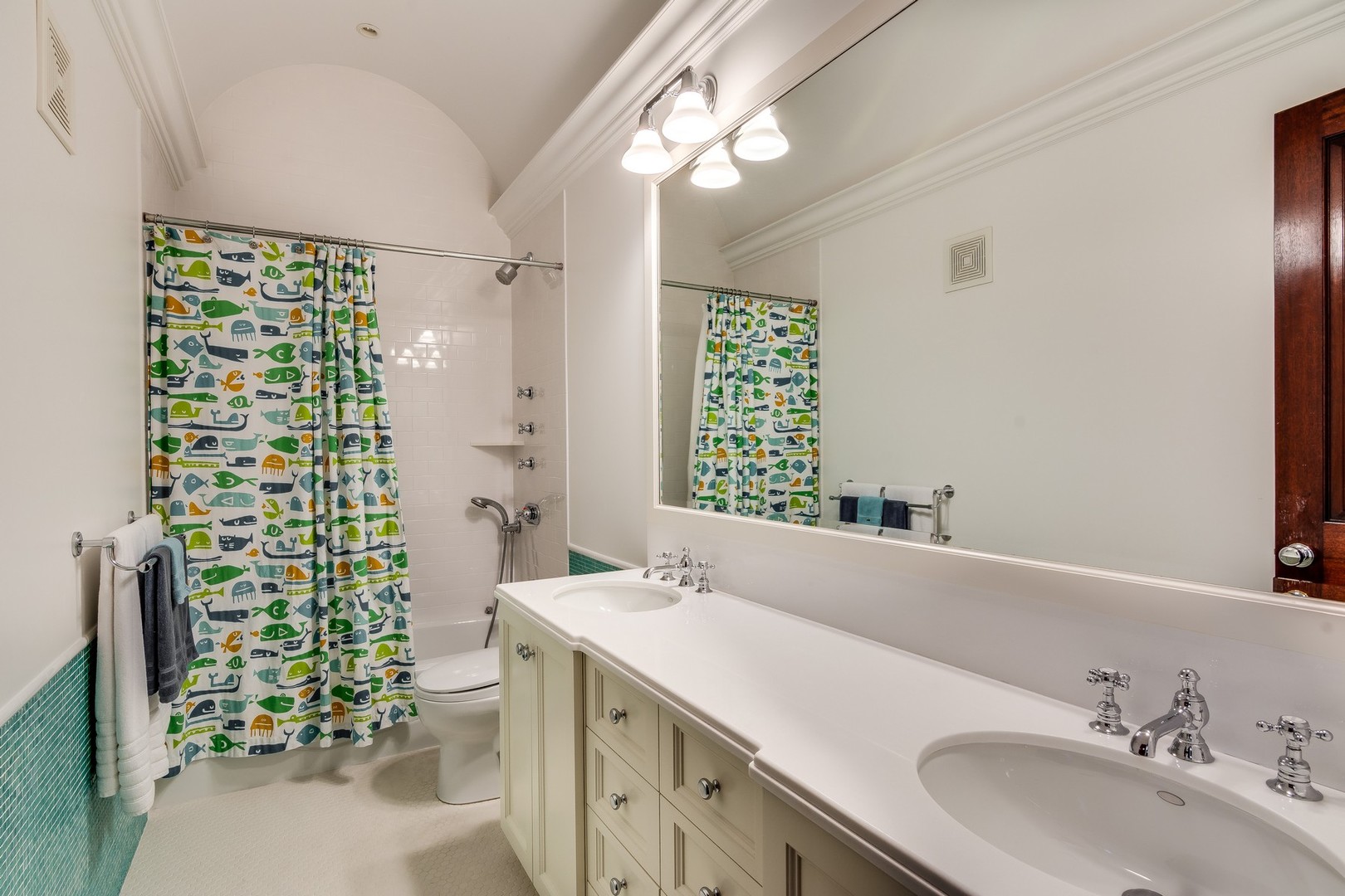 1838 N BURLING St Chicago, IL 60614