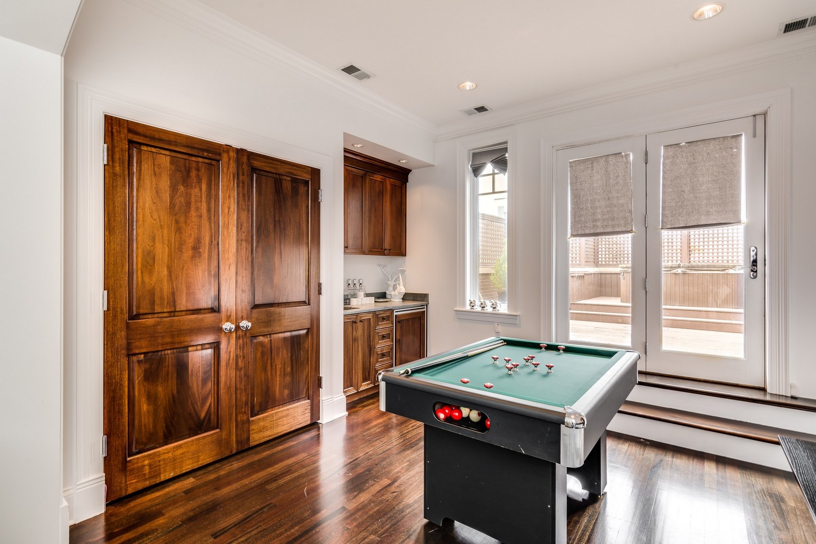 1838 N BURLING St Chicago, IL 60614