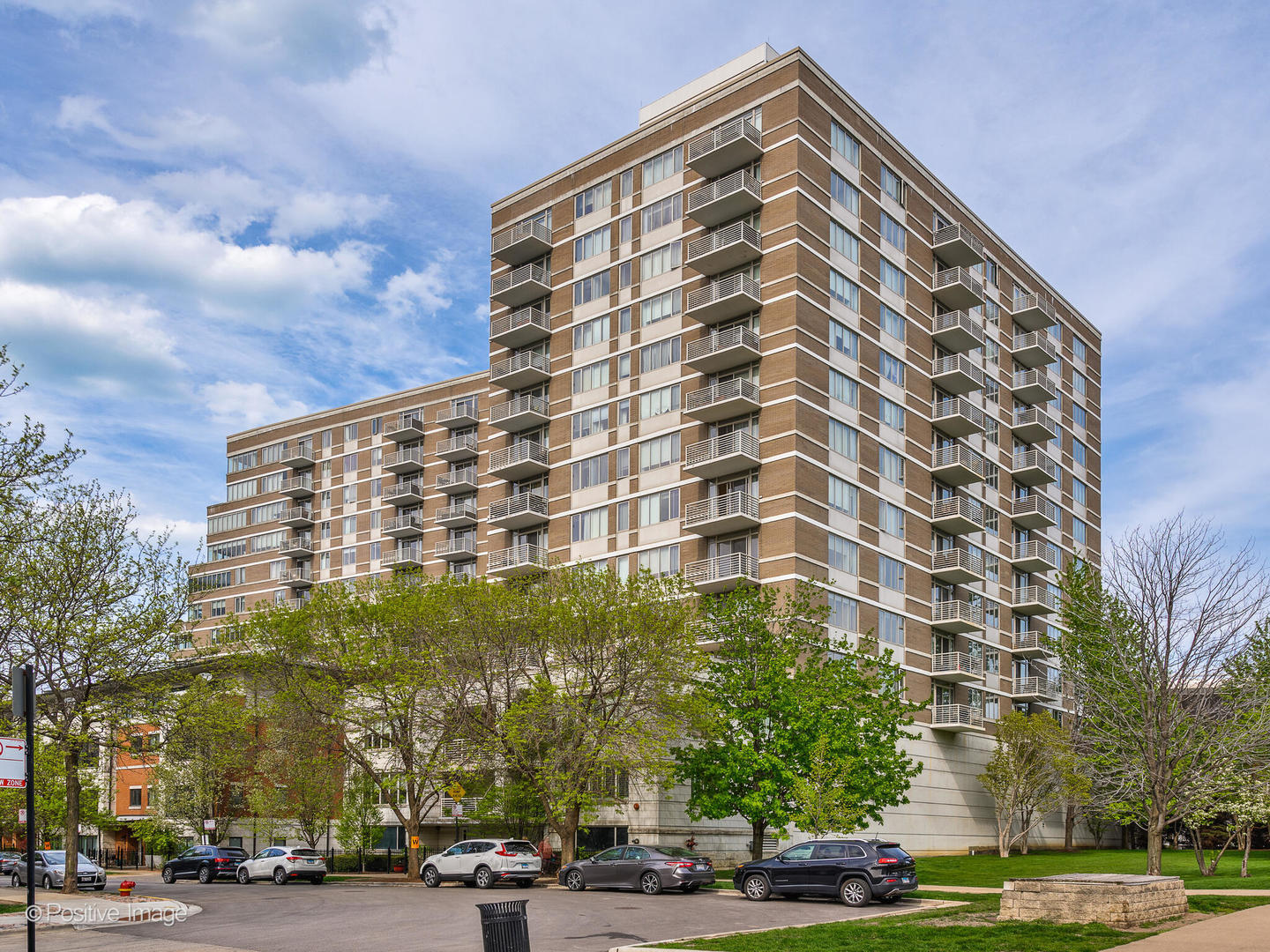 1515 S Prairie Ave #1306