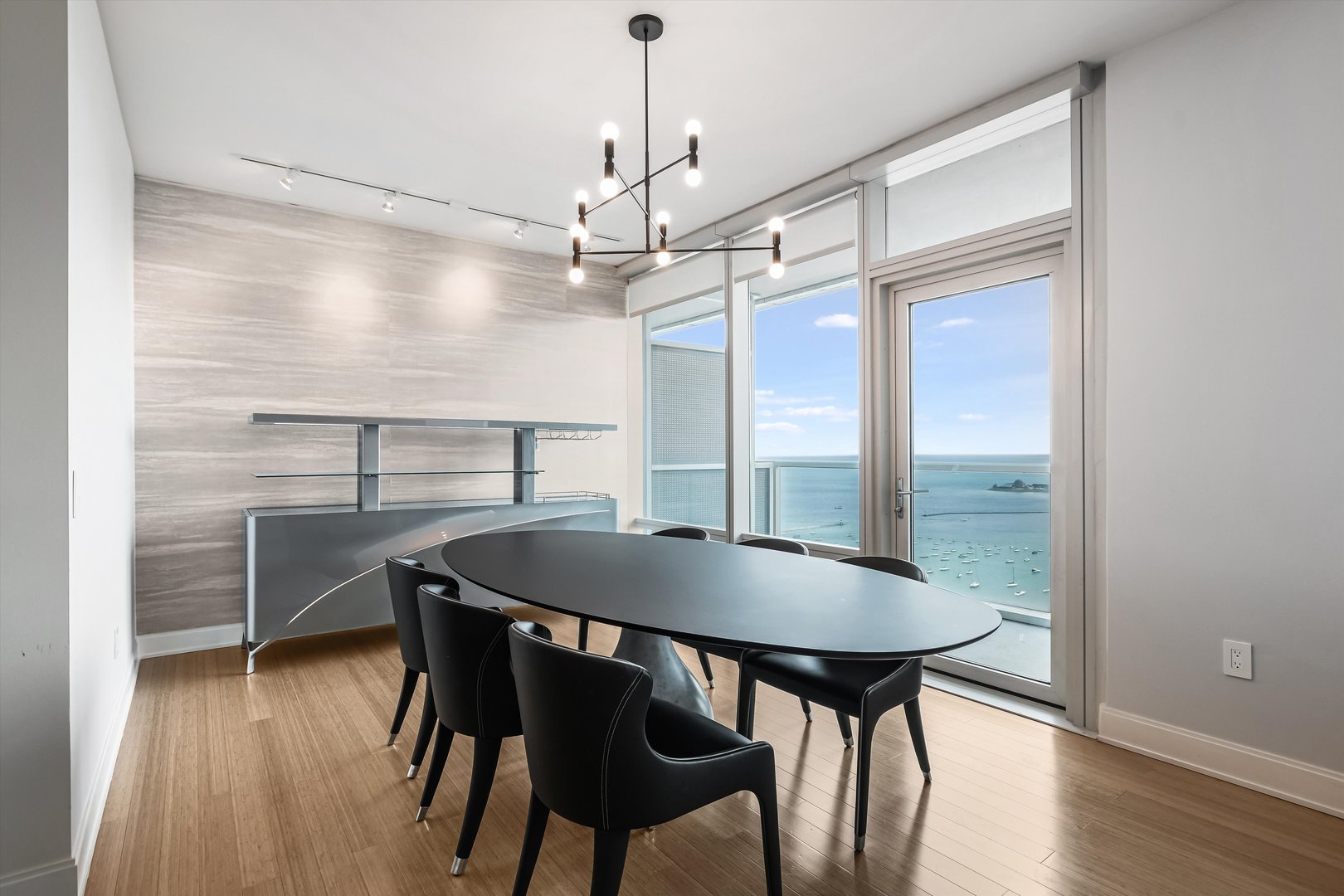 340 E Randolph St #3503 Chicago, IL 60601