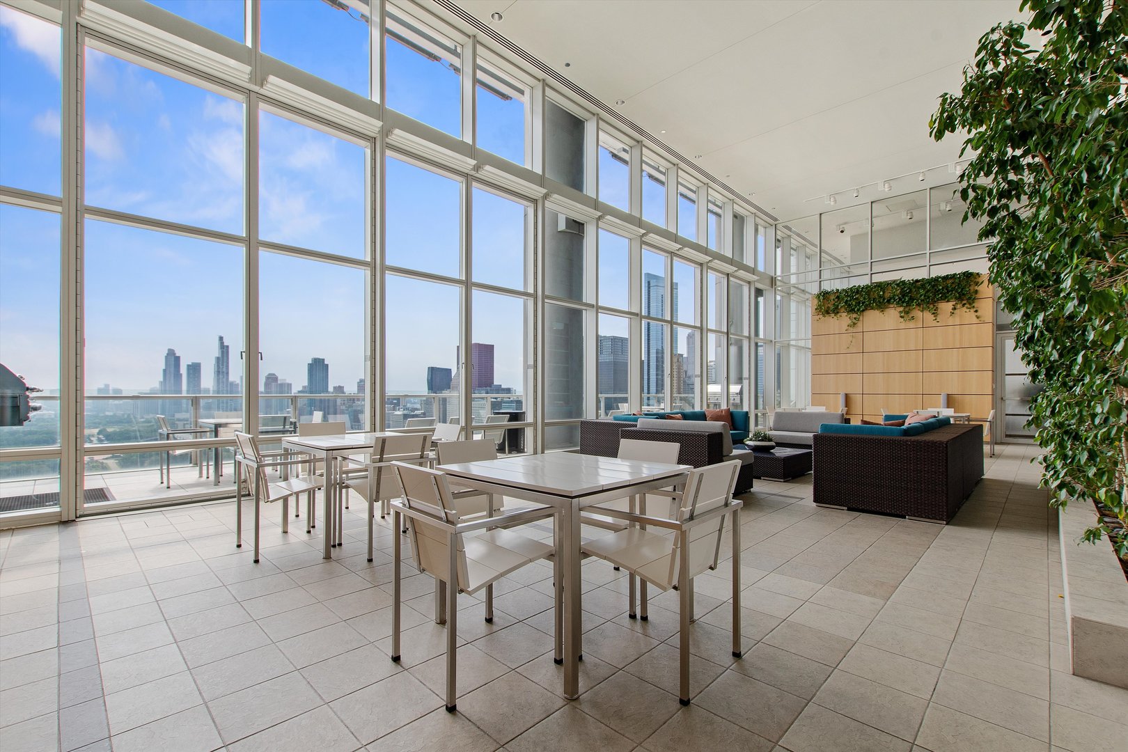 340 E Randolph St #3503 Chicago, IL 60601