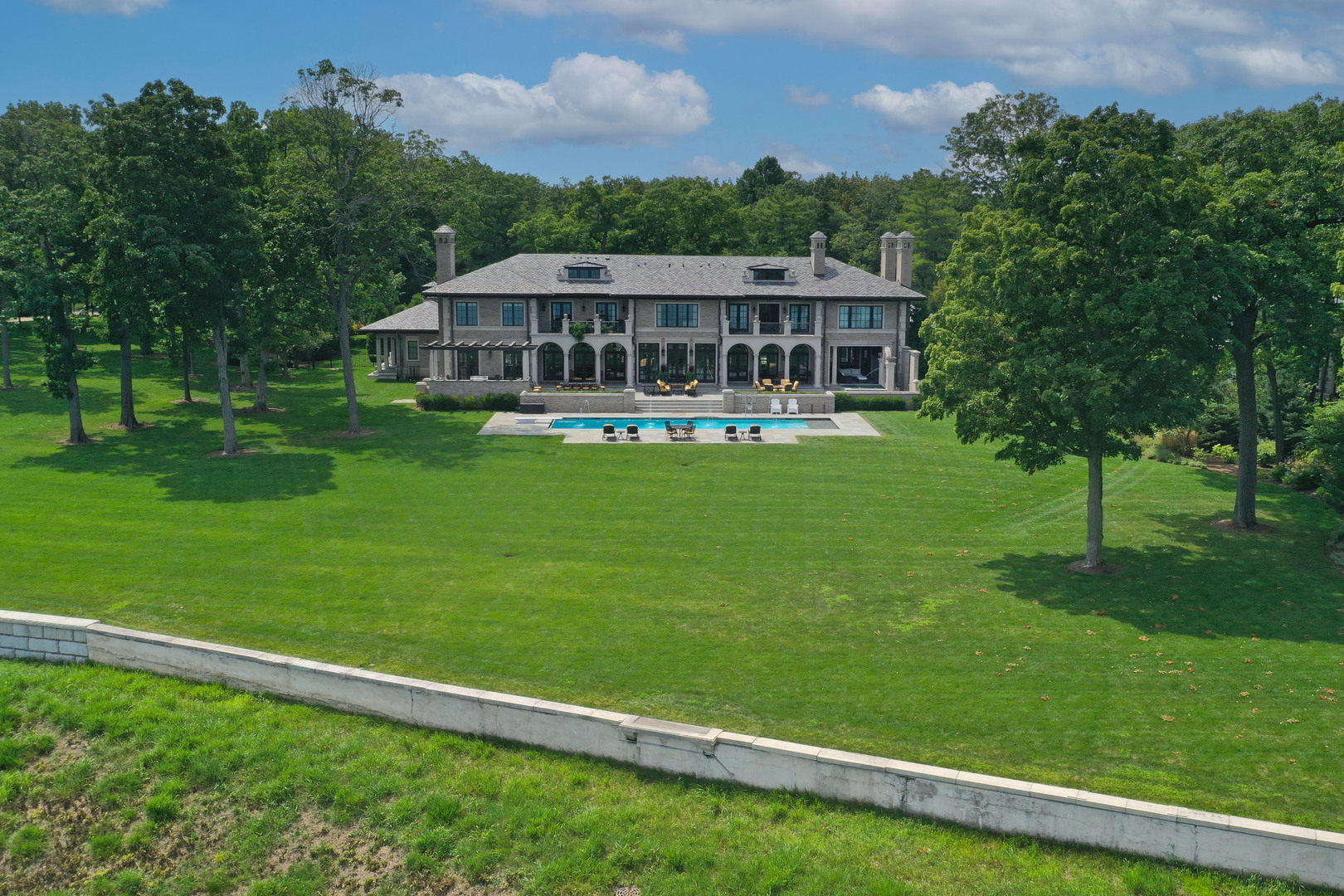 595 Cir Ln Lake Forest, IL 60045