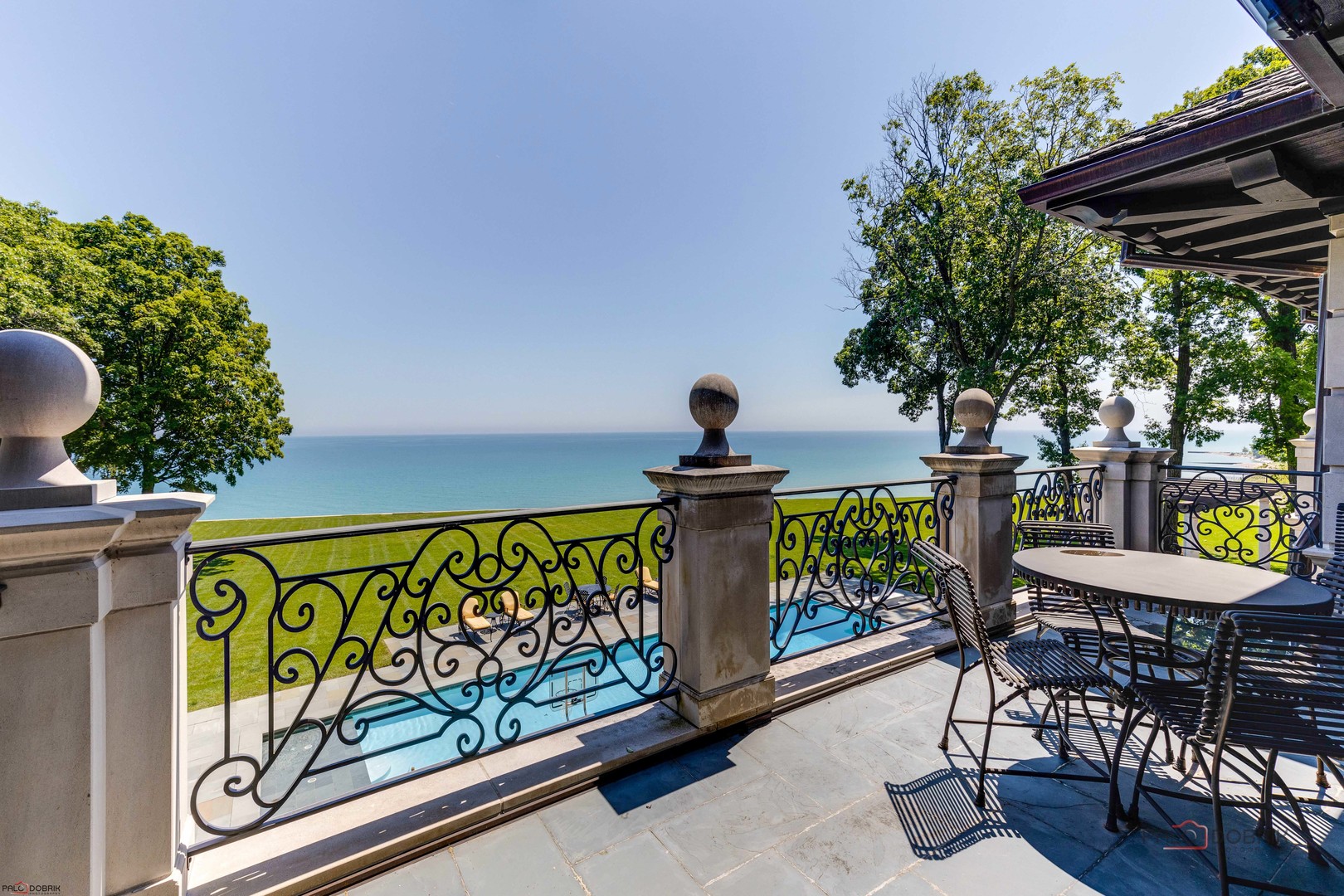 595 Cir Ln Lake Forest, IL 60045