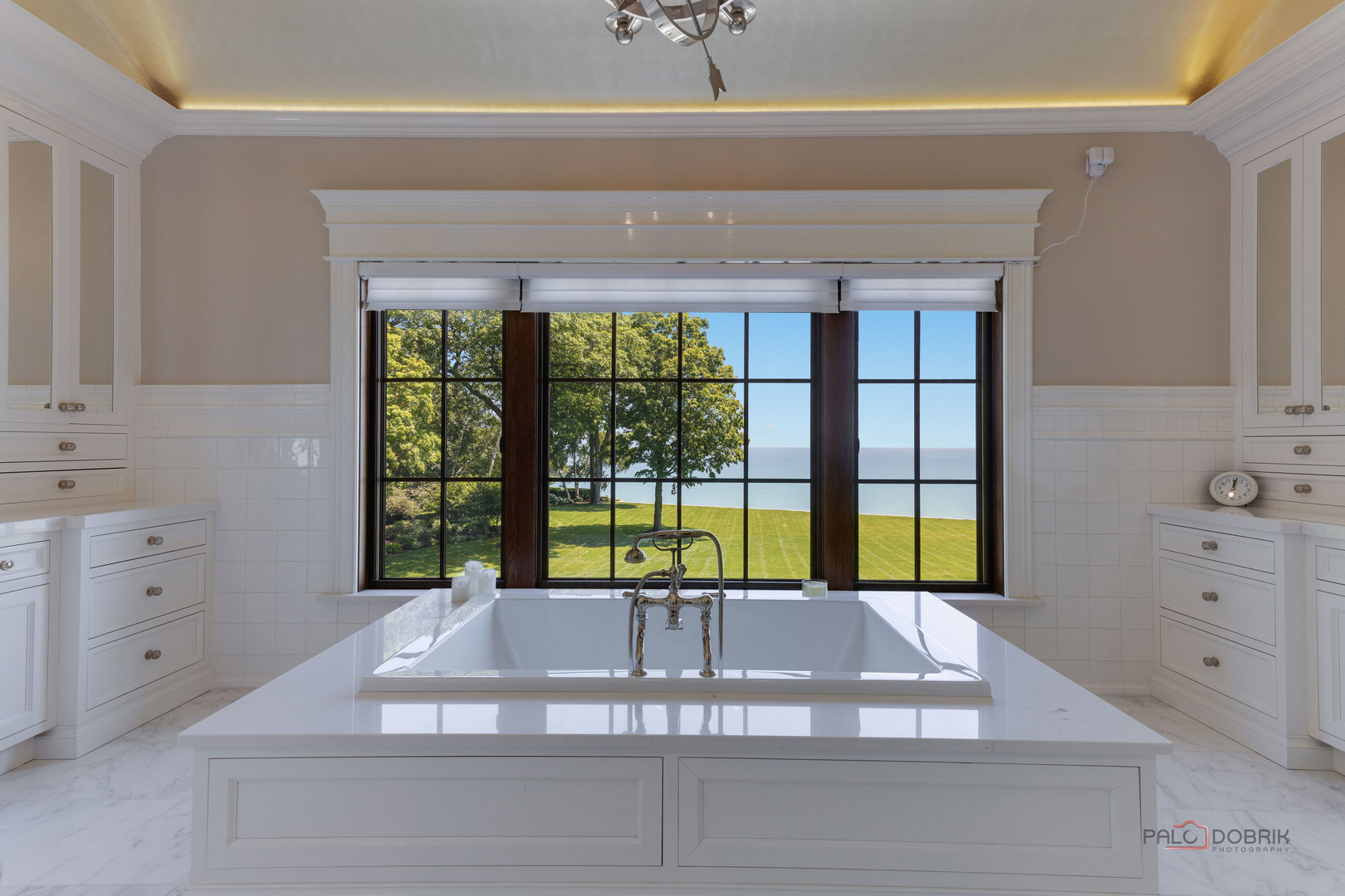 595 Cir Ln Lake Forest, IL 60045