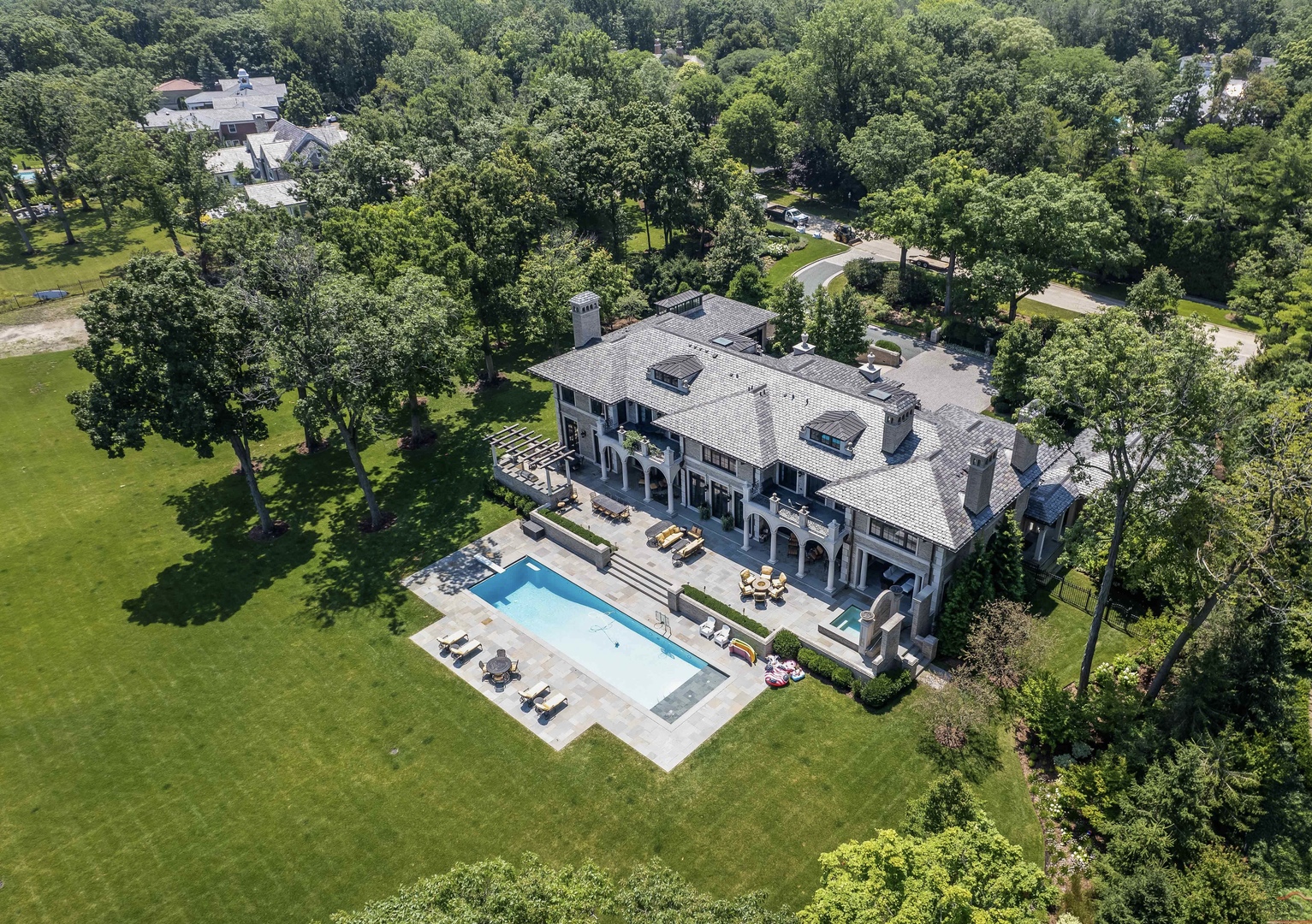 595 Cir Ln Lake Forest, IL 60045