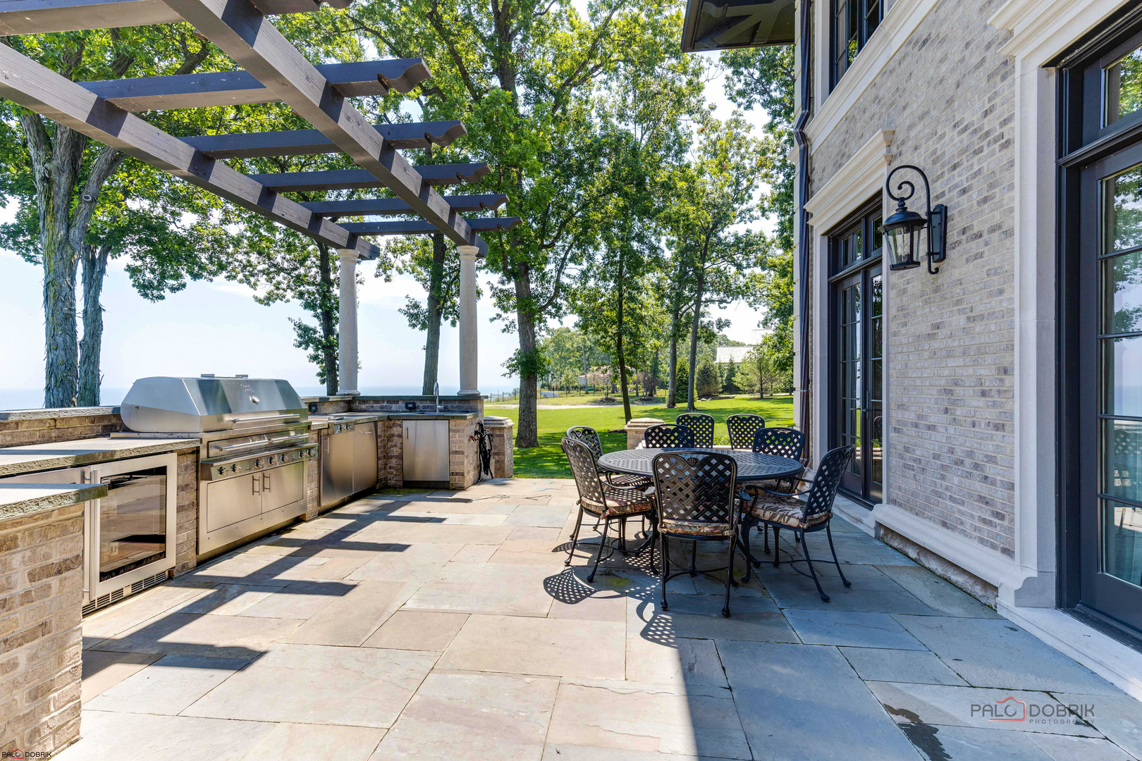 595 Cir Ln Lake Forest, IL 60045