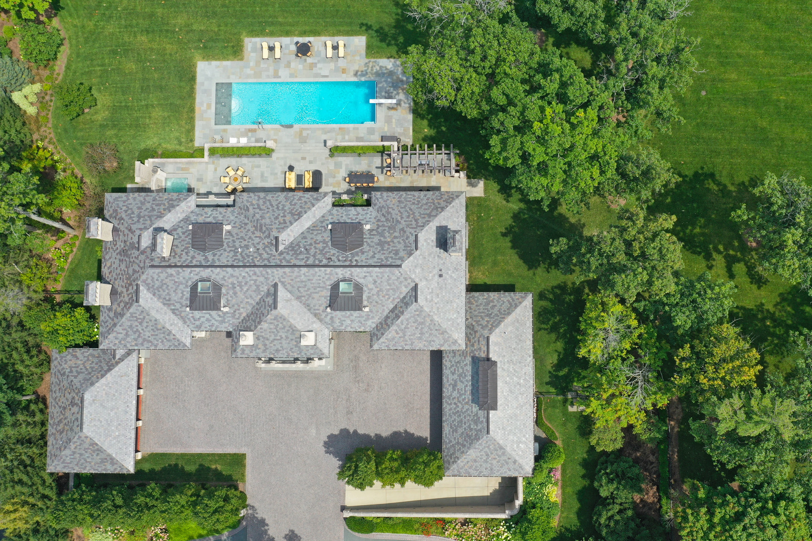 595 Cir Ln Lake Forest, IL 60045