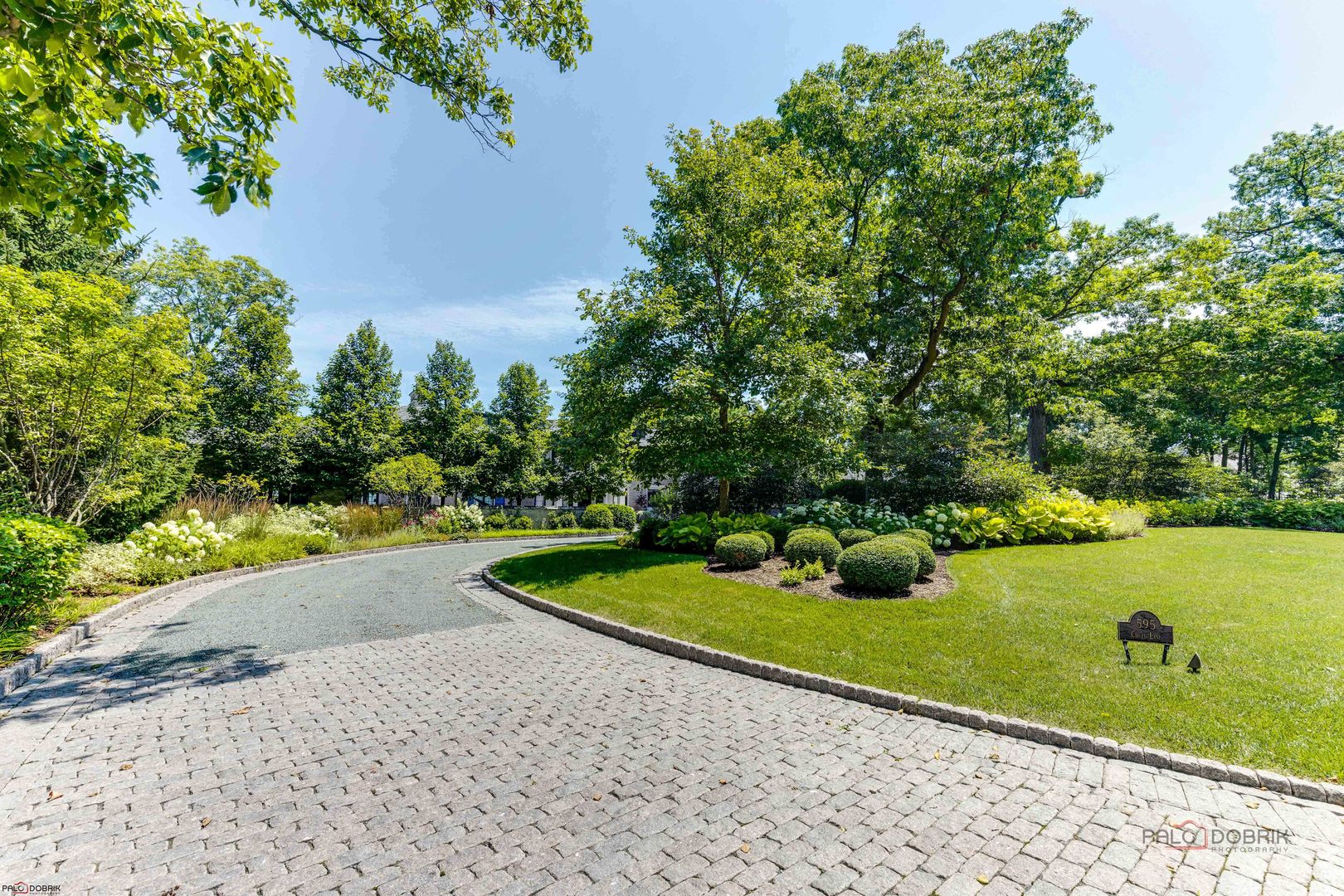 595 Cir Ln Lake Forest, IL 60045