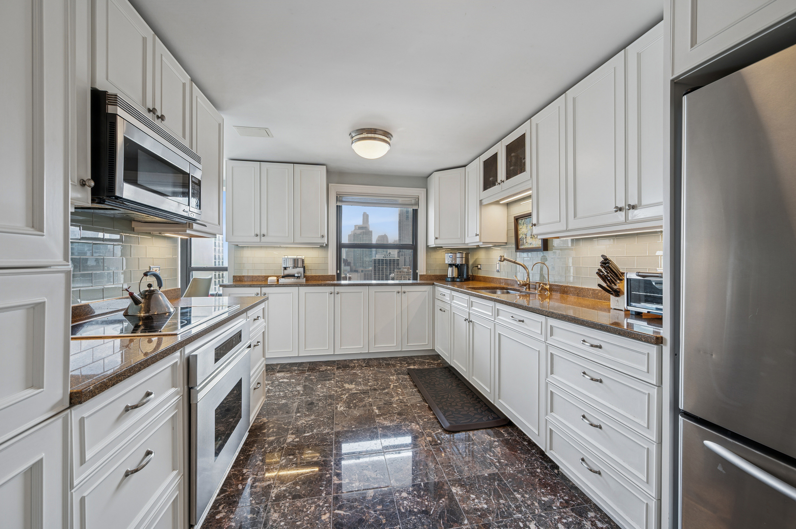 1313 N Ritchie Ct #2701 Chicago, IL 60610