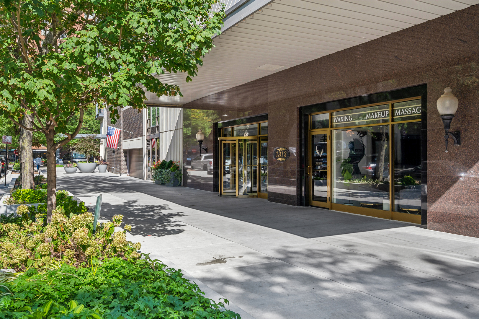 1313 N Ritchie Ct #2701 Chicago, IL 60610