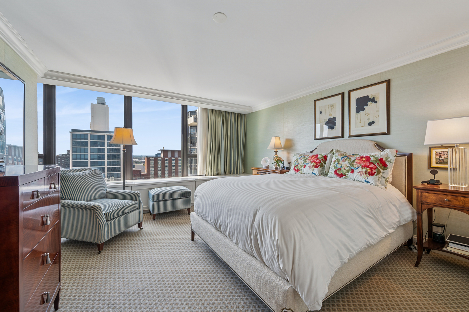 1313 N Ritchie Ct #2701 Chicago, IL 60610