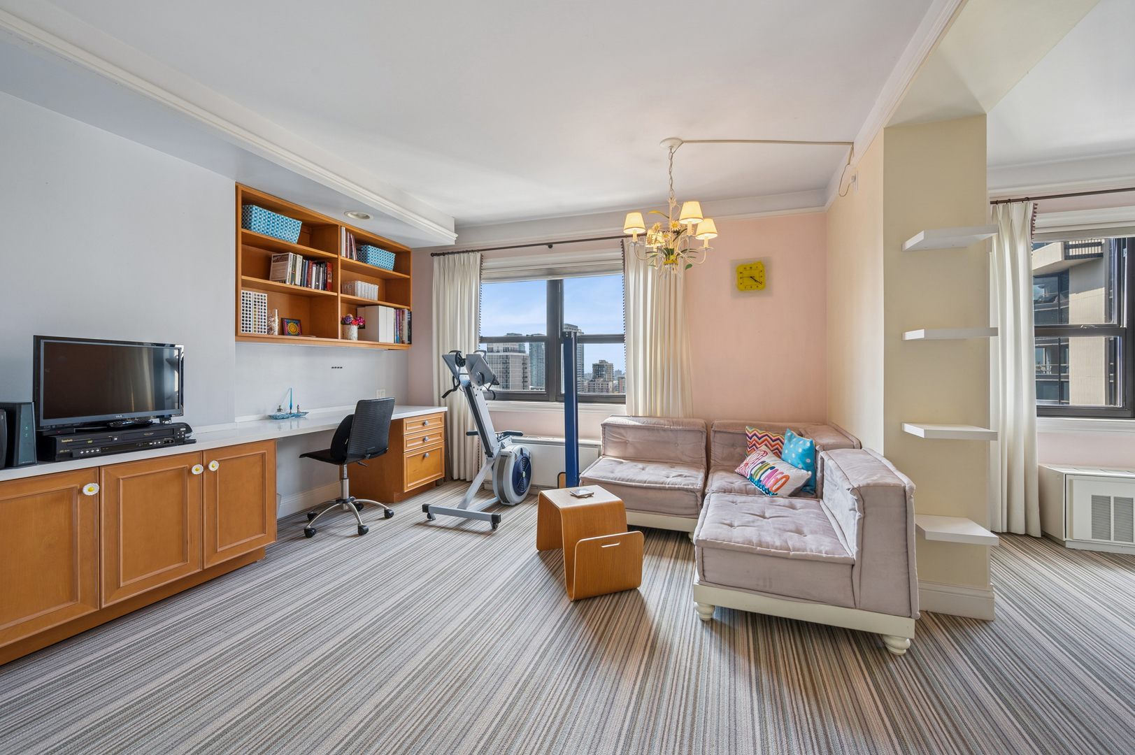 1313 N Ritchie Ct #2701 Chicago, IL 60610