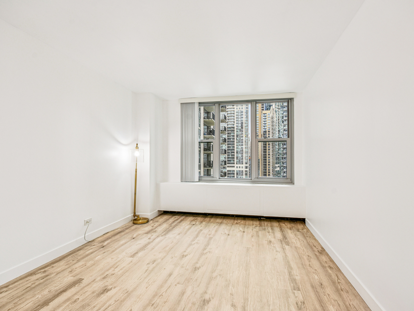 400 E RANDOLPH St #1804 Chicago, IL 60601