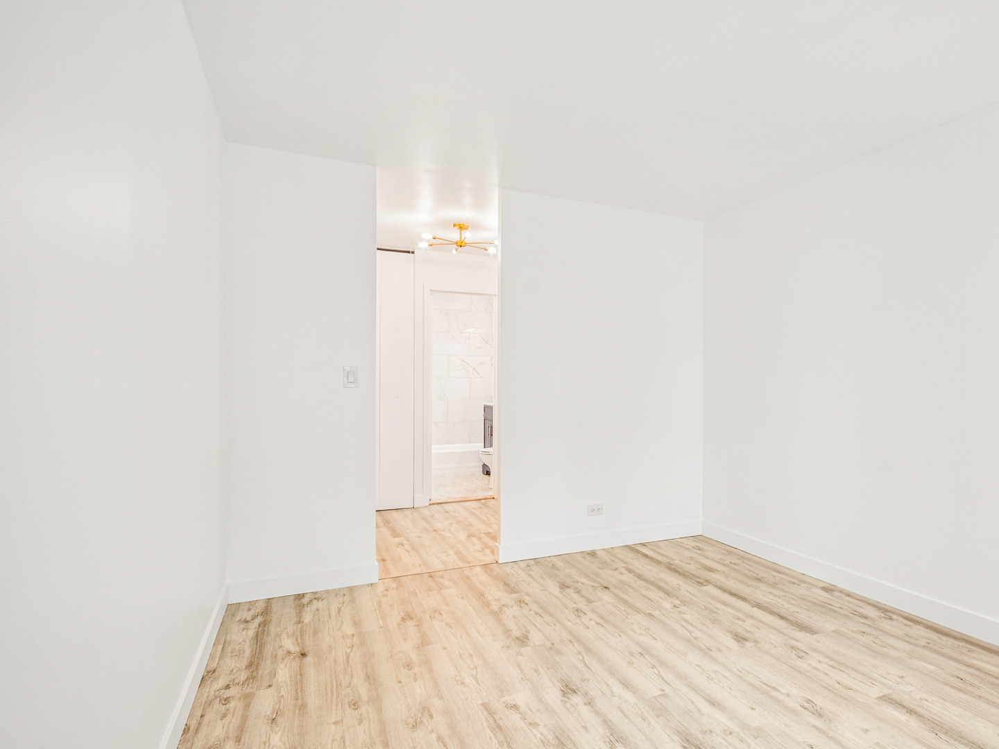 400 E RANDOLPH St #1804 Chicago, IL 60601