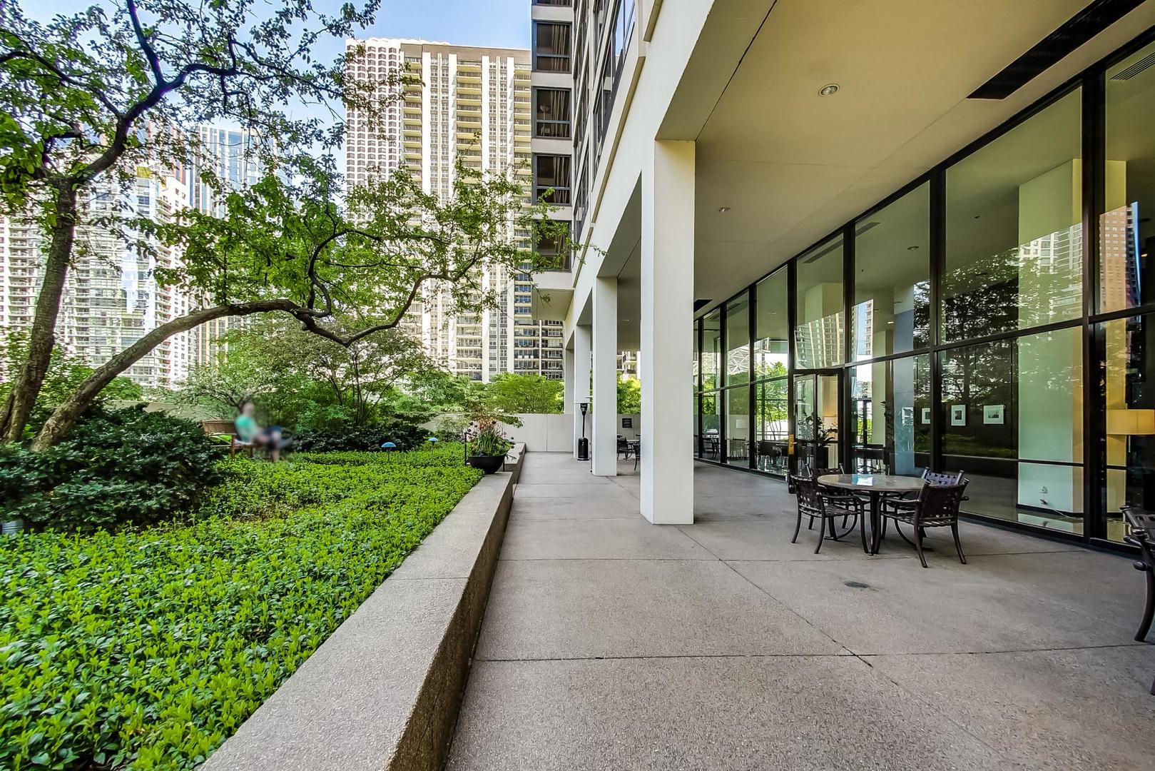 360 E Randolph St #1007 Chicago, IL 60601