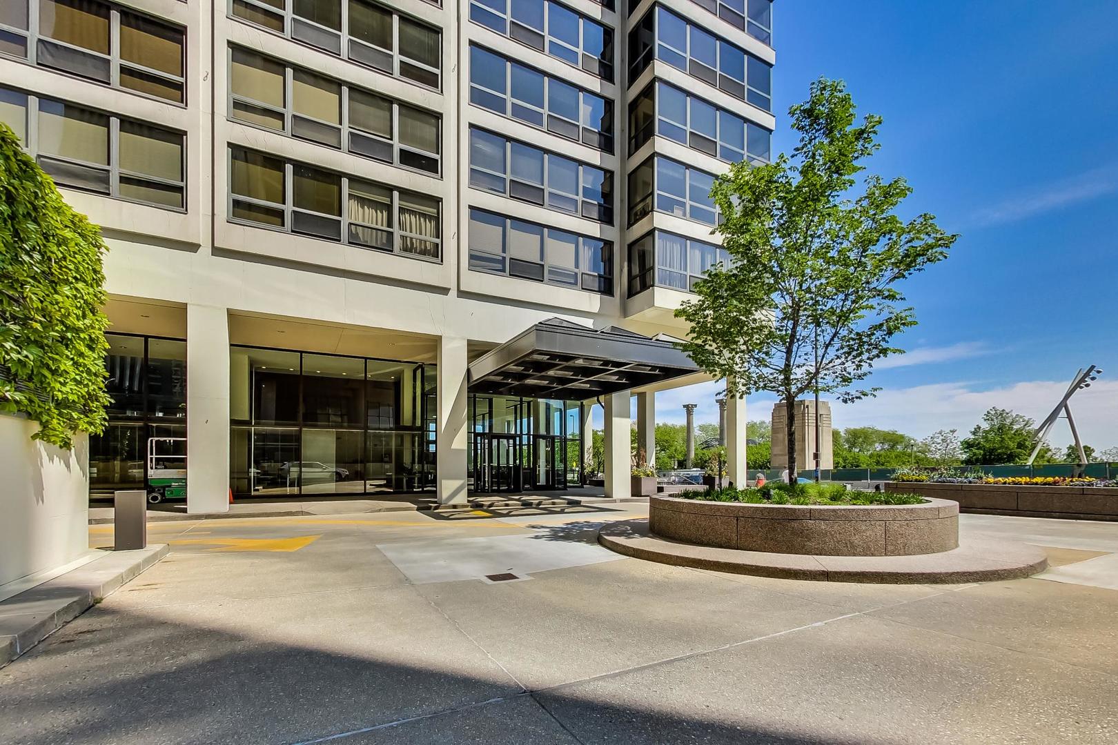 360 E Randolph St #1007 Chicago, IL 60601