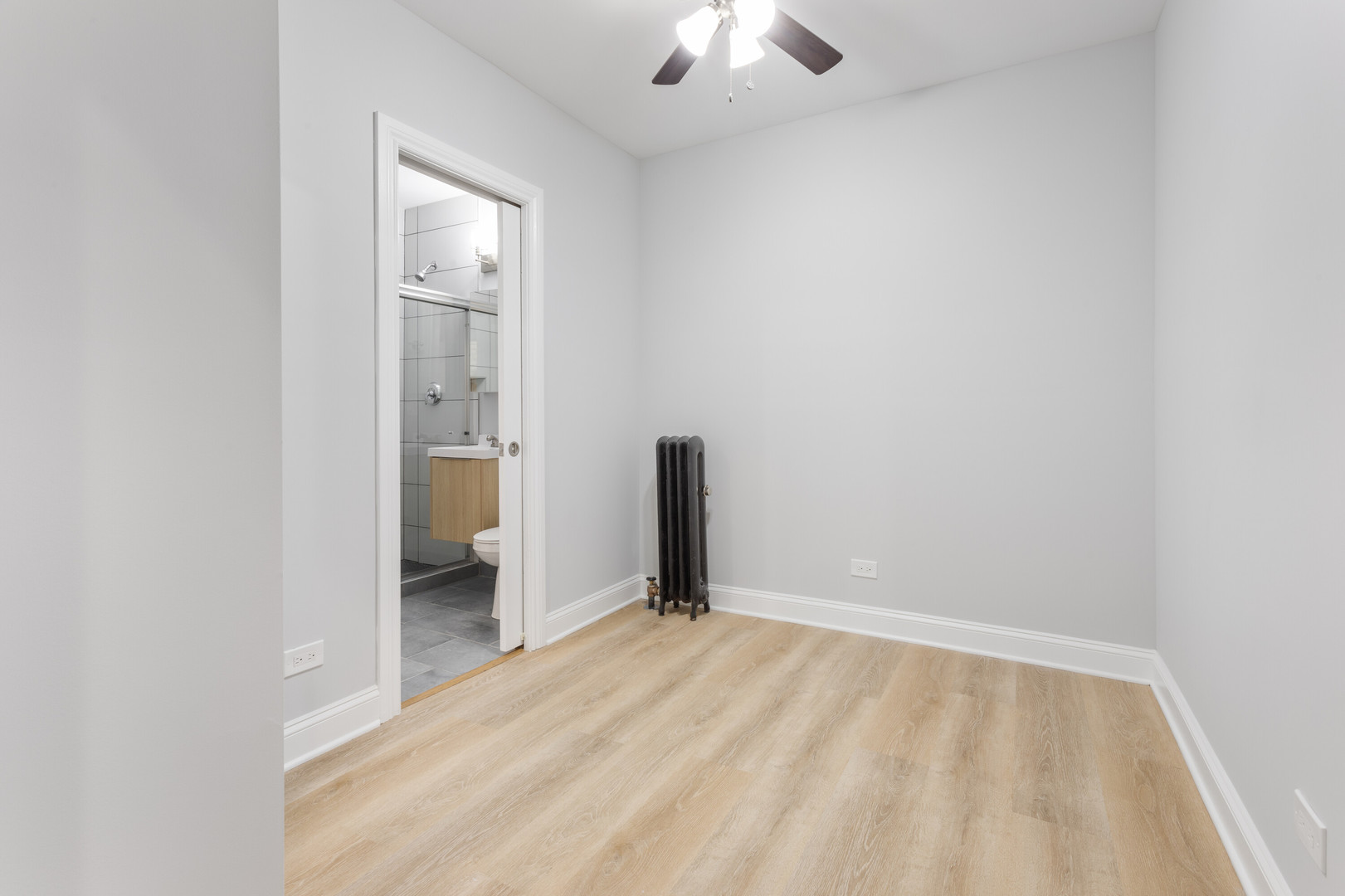 1635 W Chase Ave #2M Chicago, IL 60626