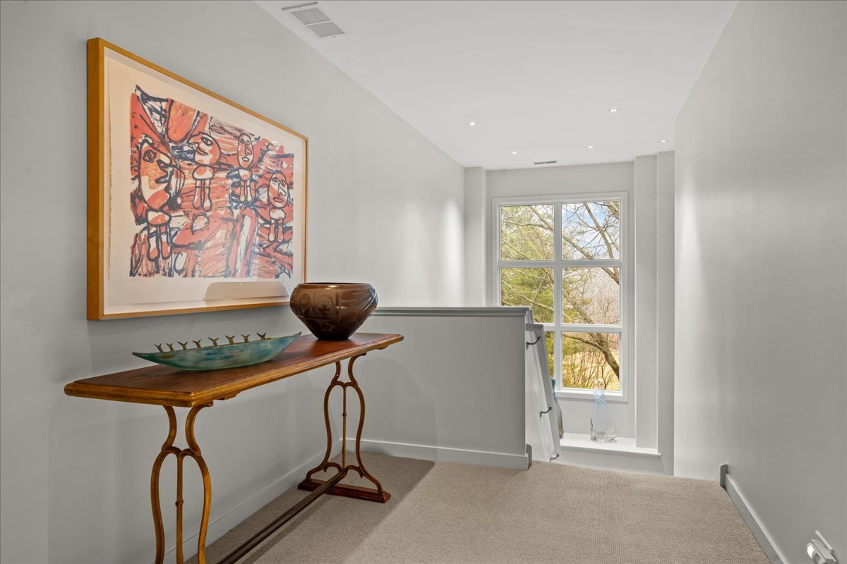 1643 Sylvester Pl Highland Park, IL 60035