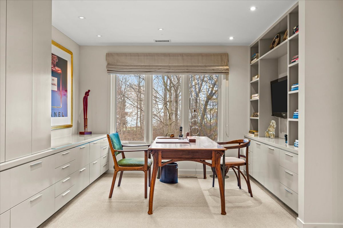 1643 Sylvester Pl Highland Park, IL 60035