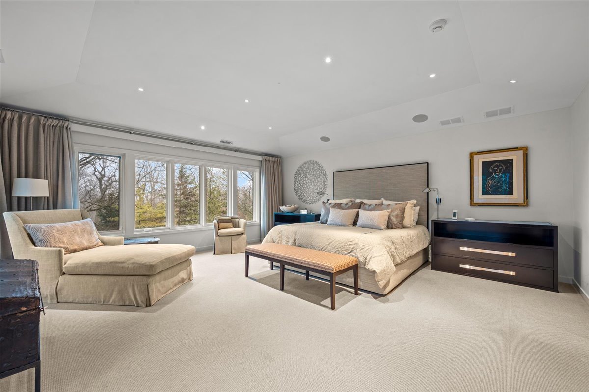 1643 Sylvester Pl Highland Park, IL 60035