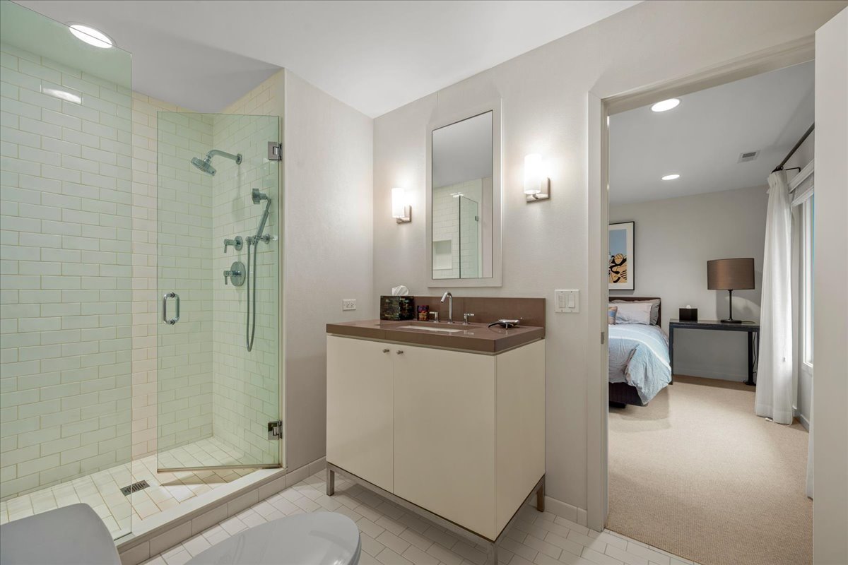 1643 Sylvester Pl Highland Park, IL 60035