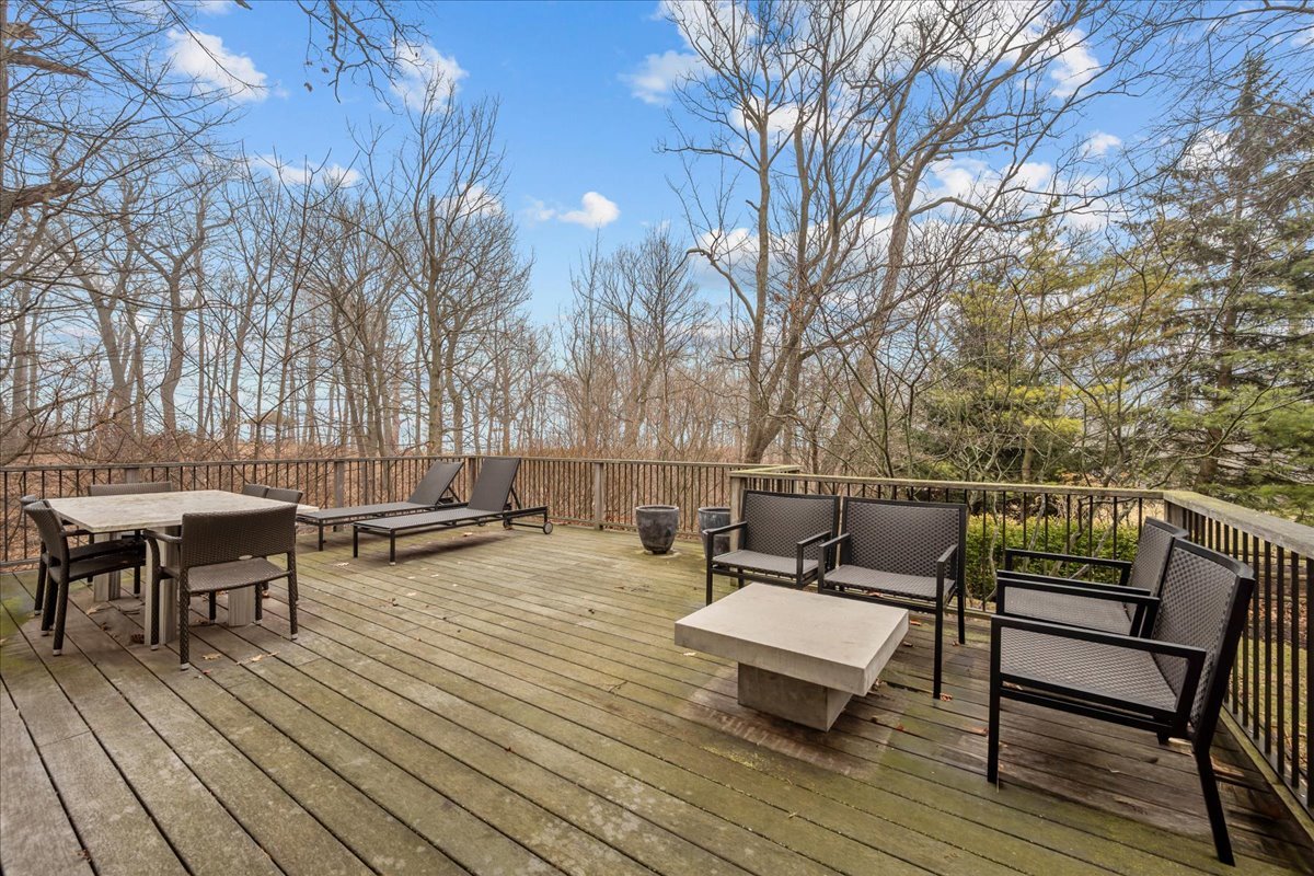 1643 Sylvester Pl Highland Park, IL 60035