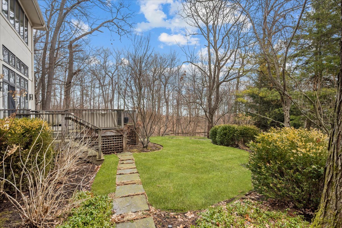 1643 Sylvester Pl Highland Park, IL 60035