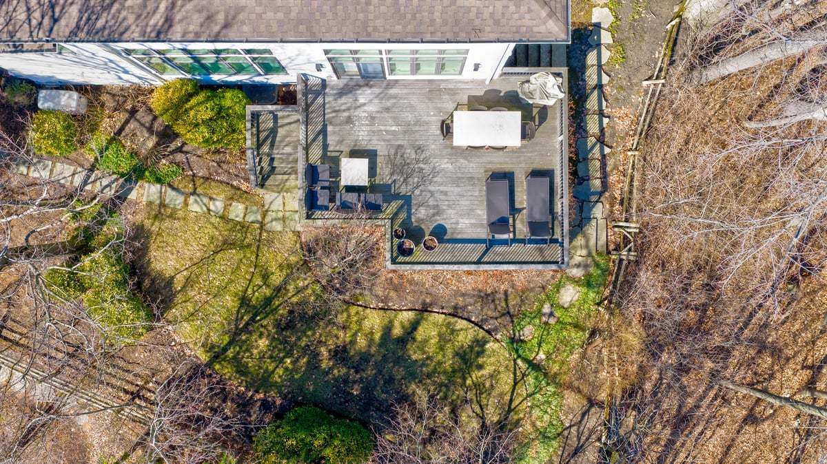 1643 Sylvester Pl Highland Park, IL 60035