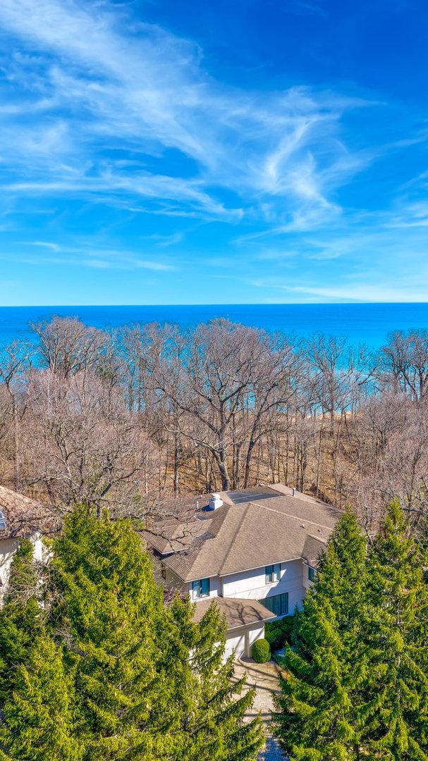 1643 Sylvester Pl Highland Park, IL 60035