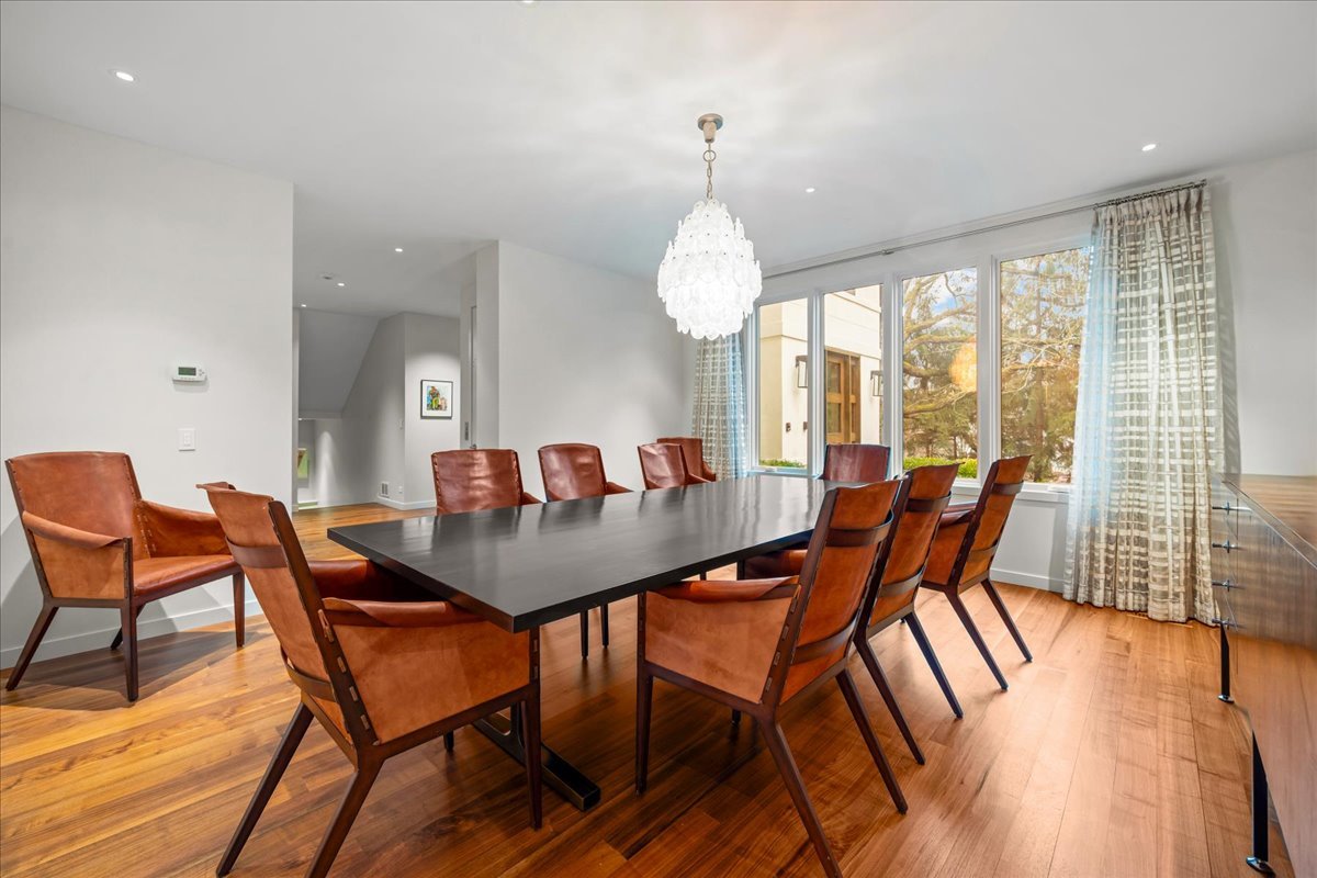 1643 Sylvester Pl Highland Park, IL 60035