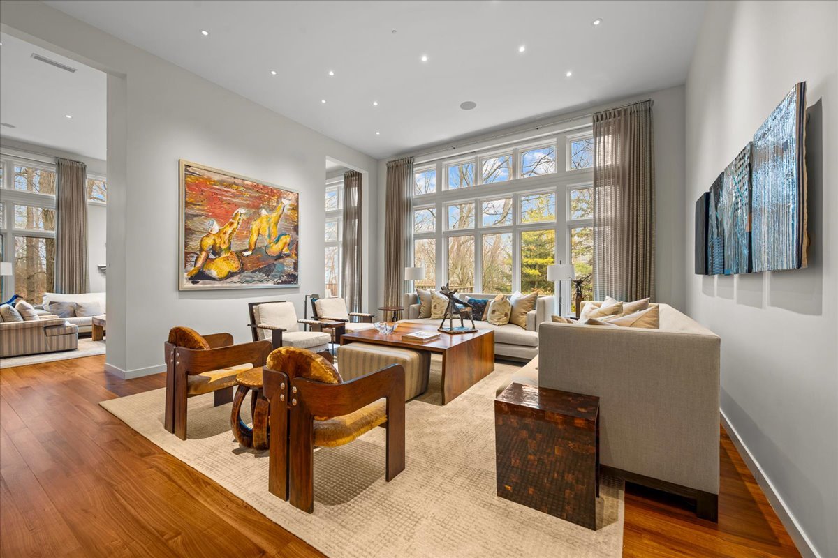 1643 Sylvester Pl Highland Park, IL 60035