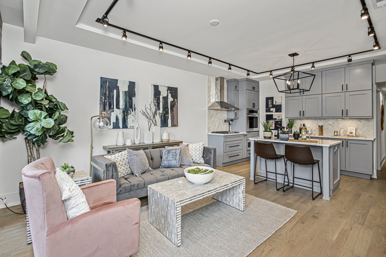 6526 S Ingleside Ave #2N Chicago, IL 60637