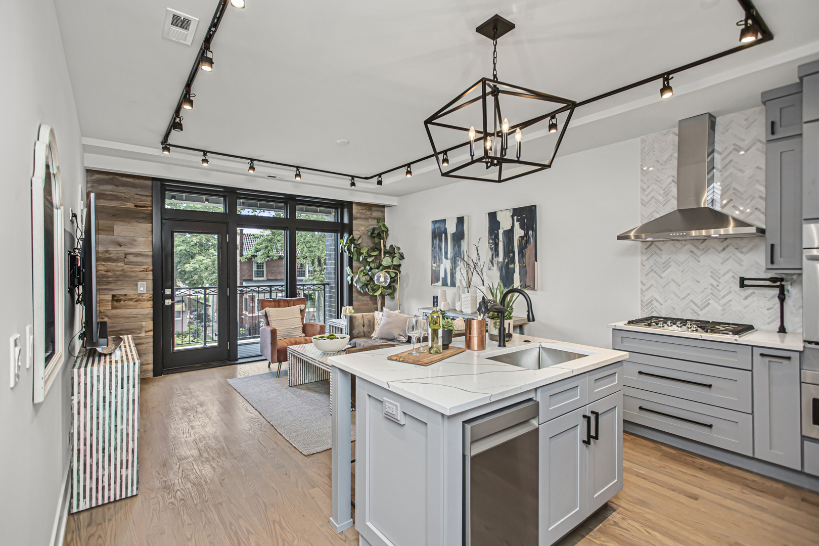 6526 S Ingleside Ave #2N Chicago, IL 60637