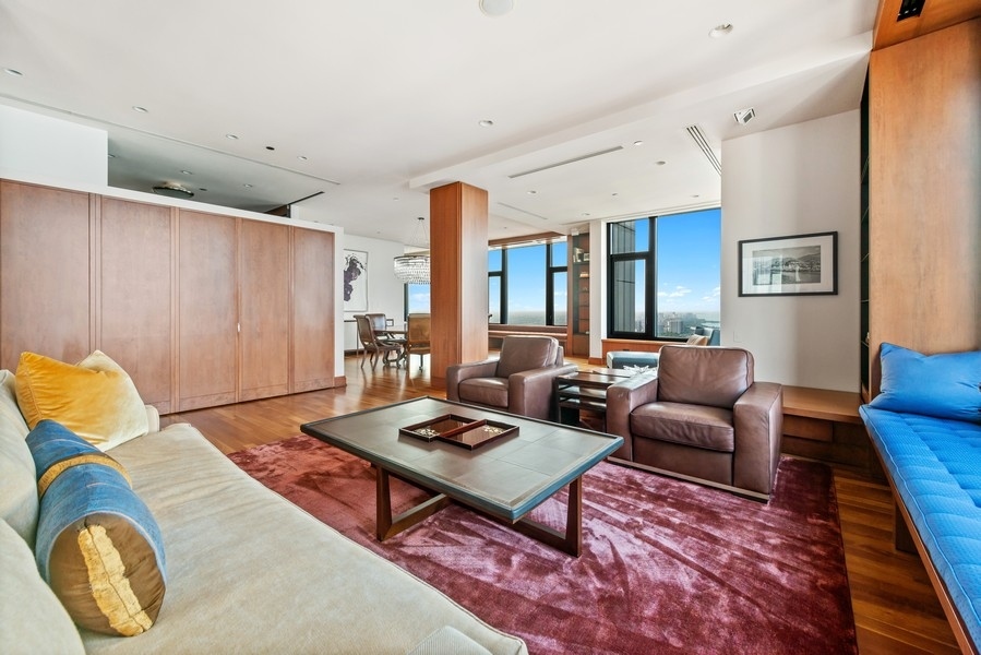 132 E Delaware Pl #6502 Chicago, IL 60611