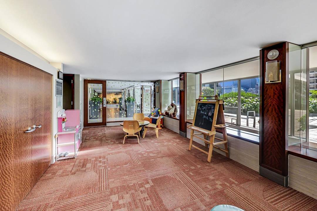 400 E RANDOLPH St #3321 Chicago, IL 60601