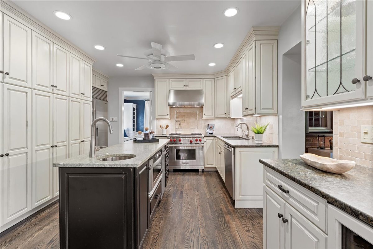 2951 Colfax St Evanston, IL 60201