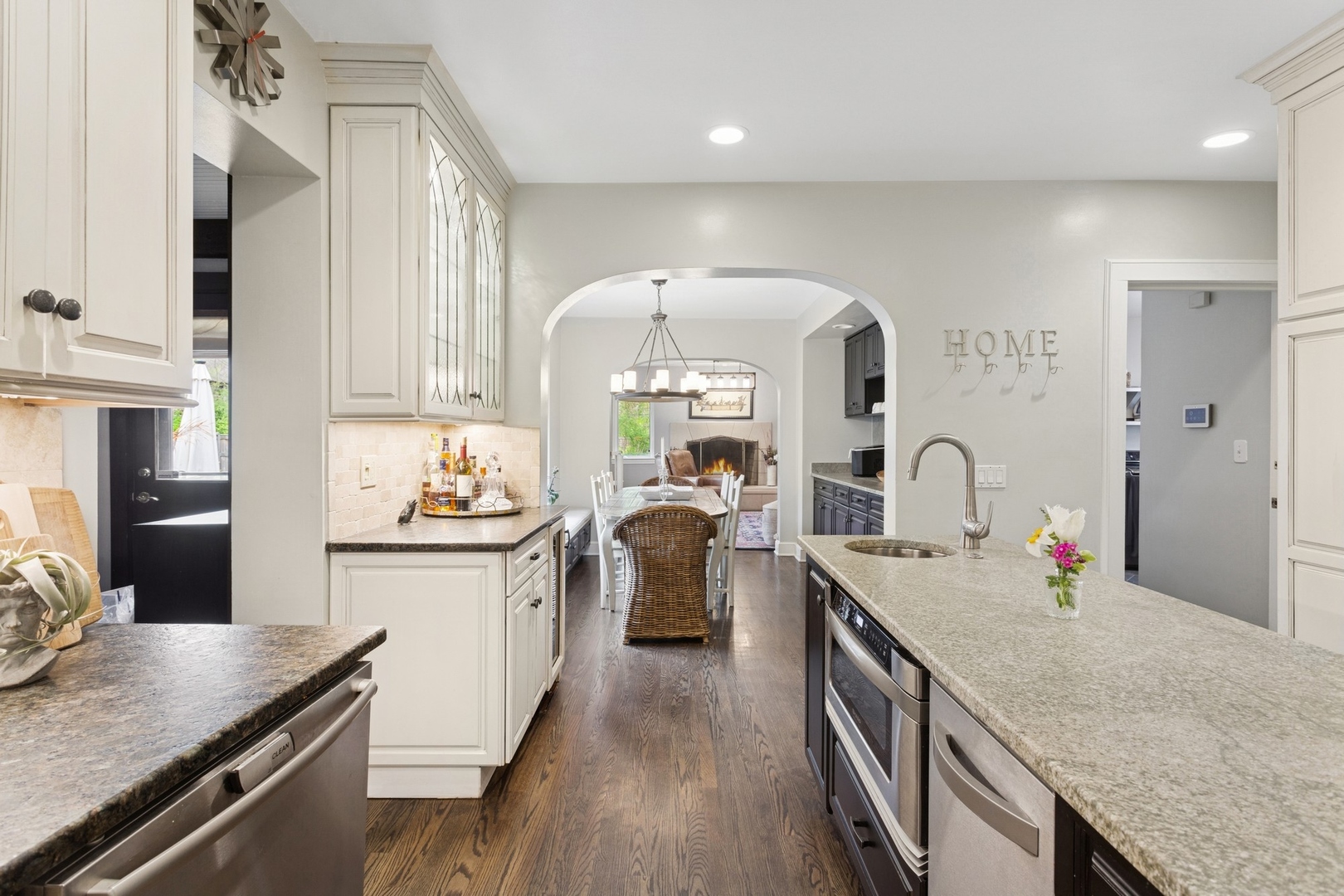 2951 Colfax St Evanston, IL 60201