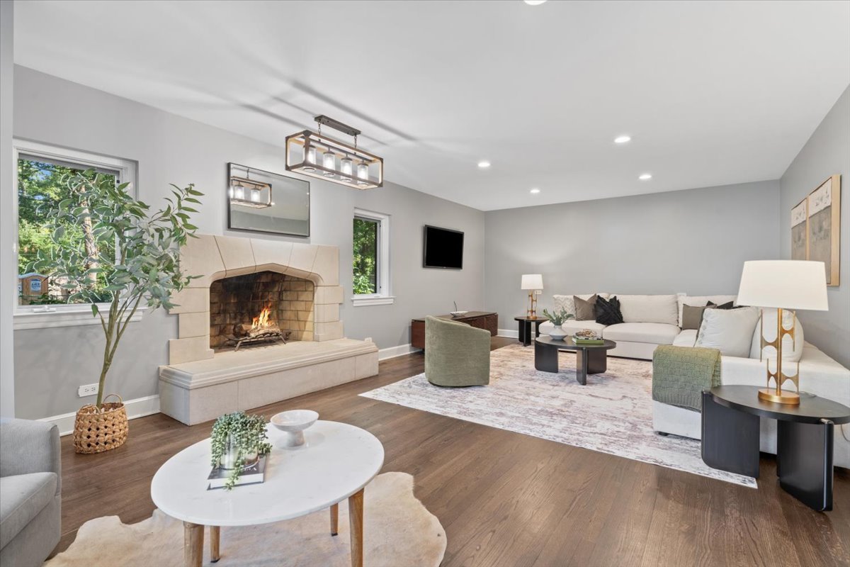 2951 Colfax St Evanston, IL 60201