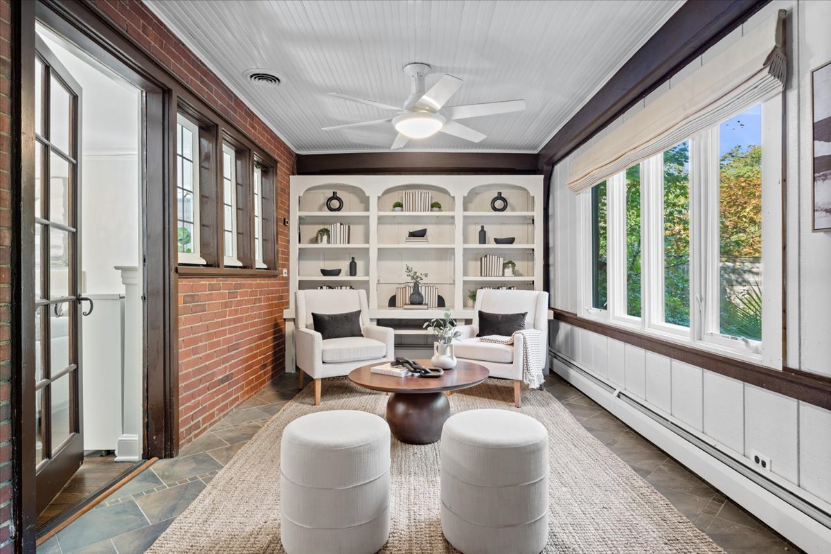 2951 Colfax St Evanston, IL 60201