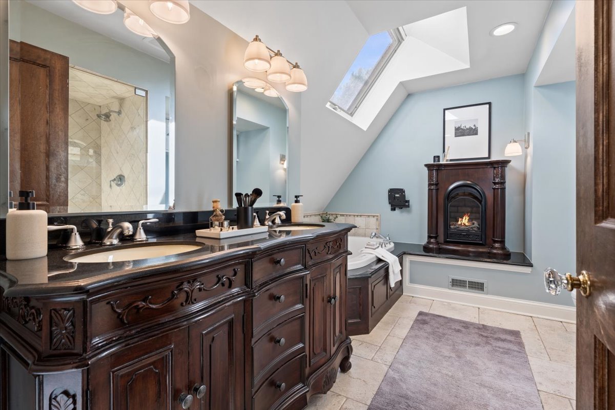 2951 Colfax St Evanston, IL 60201