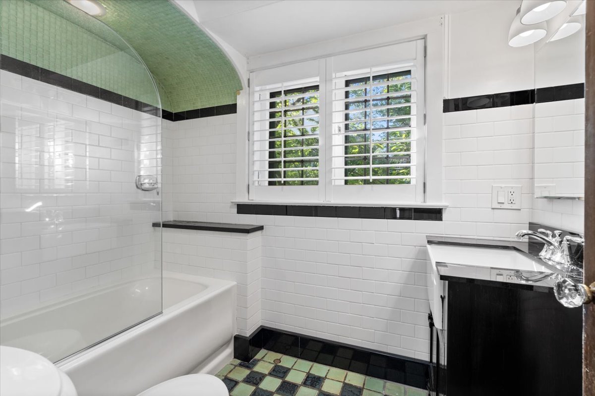 2951 Colfax St Evanston, IL 60201