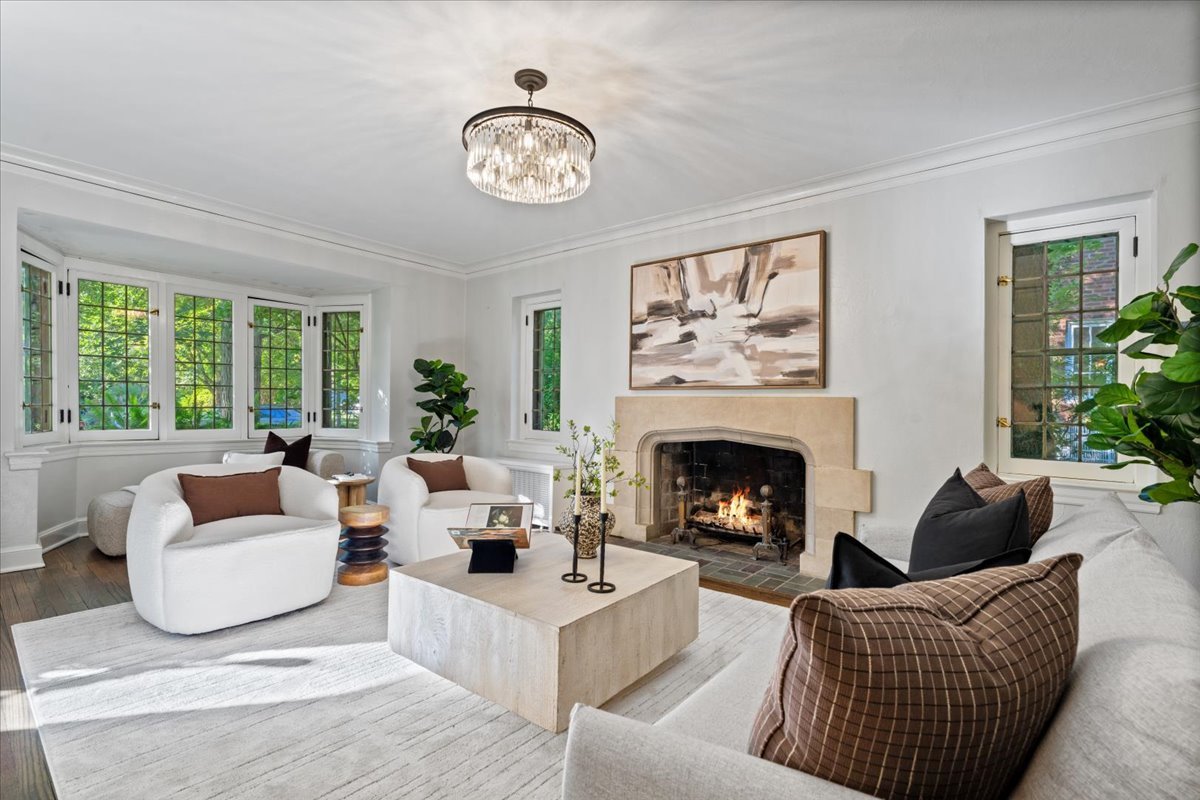 2951 Colfax St Evanston, IL 60201